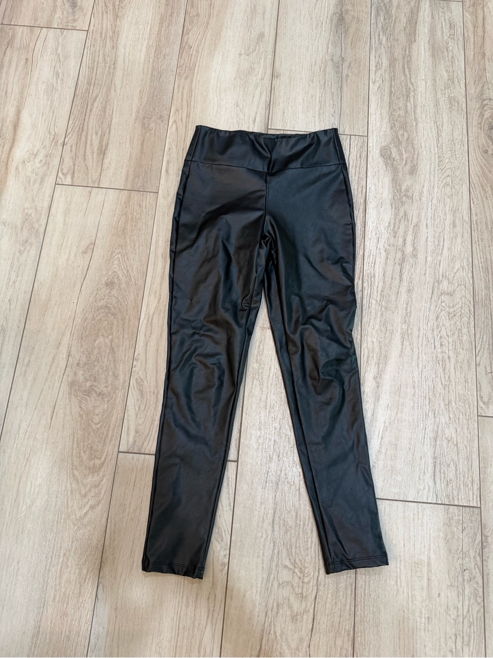 Kendall & Kylie Black Womens leather like leggings